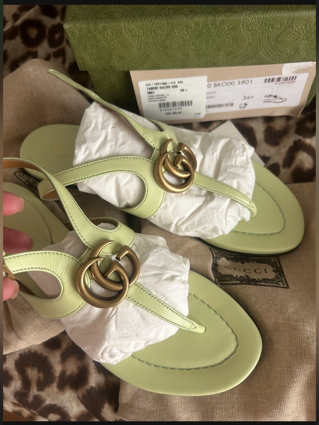 Gucci Leather Thong Sandals In Light Green, Featuring A Gold-Toned Double G Logo